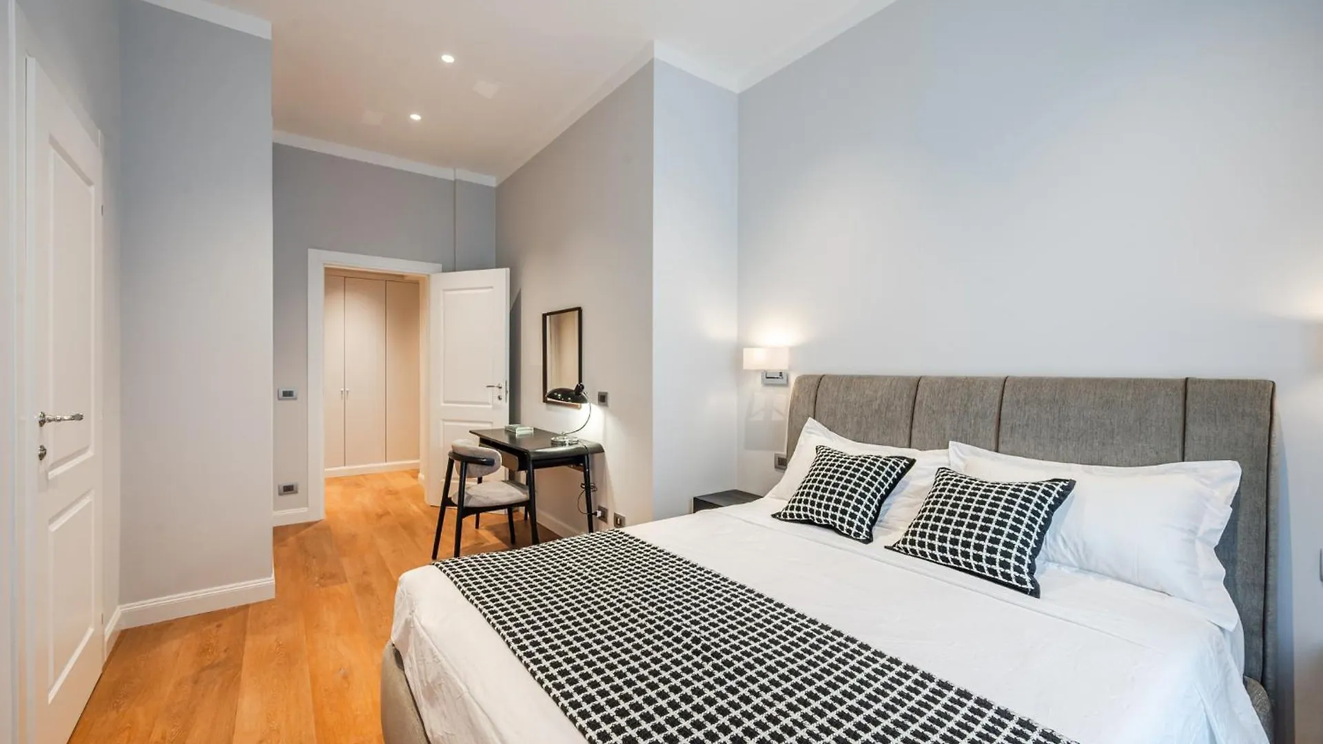 Apartment Firenze Rentals Deluxe Corso 14 With Duomo View
