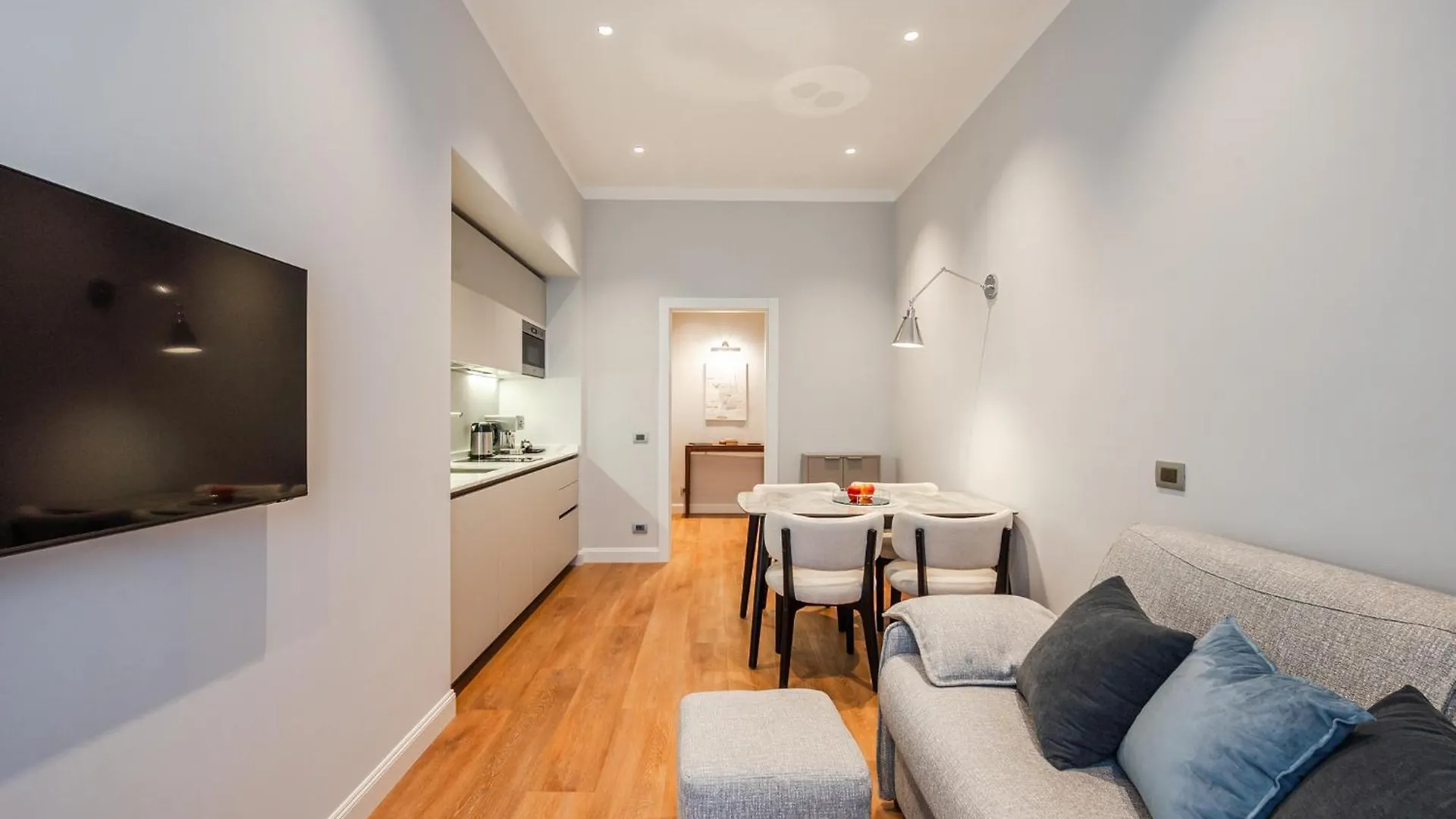 Daire Firenze Rentals Deluxe Corso 14 With Duomo View